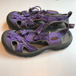 Purple Keens size 6.5 - Like New!